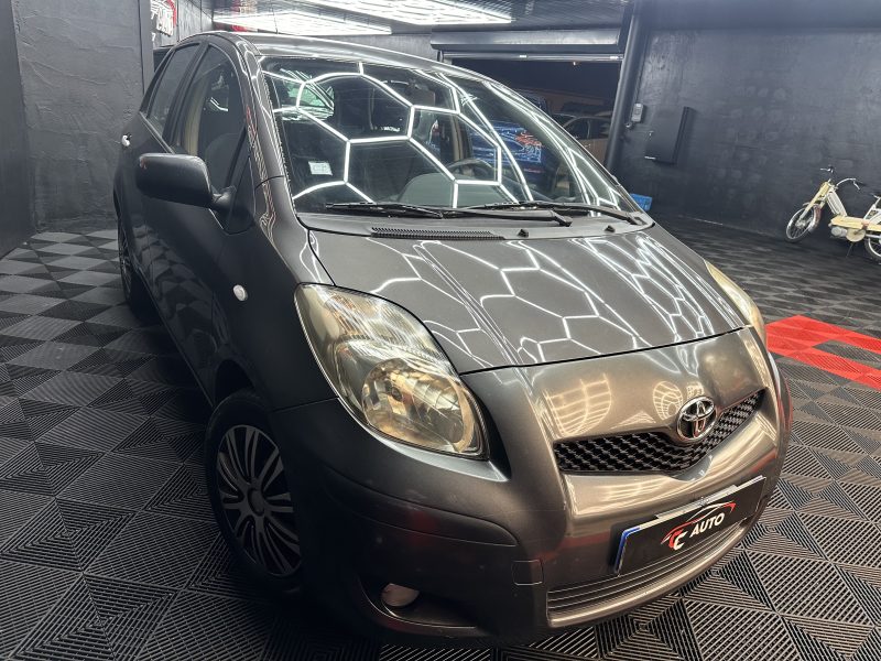 TOYOTA YARIS 2010