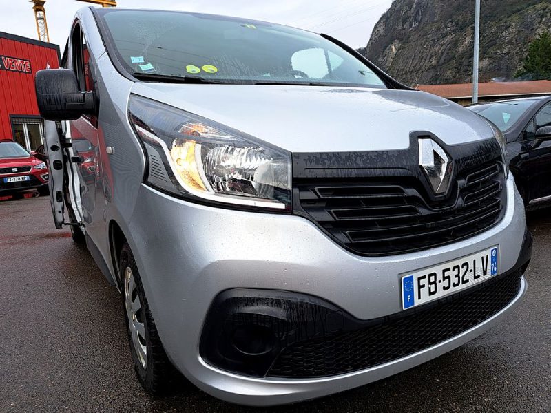 RENAULT TRAFIC III Autobus/Autocar 2018