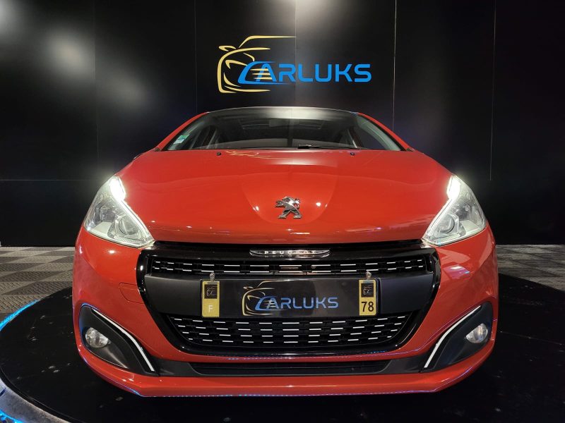 PEUGEOT 208 1.2 PureTech 82cv Allure / APPLE CARPLAY/TOIT PANORAMIQUE/SIEGES CHAUFFANT