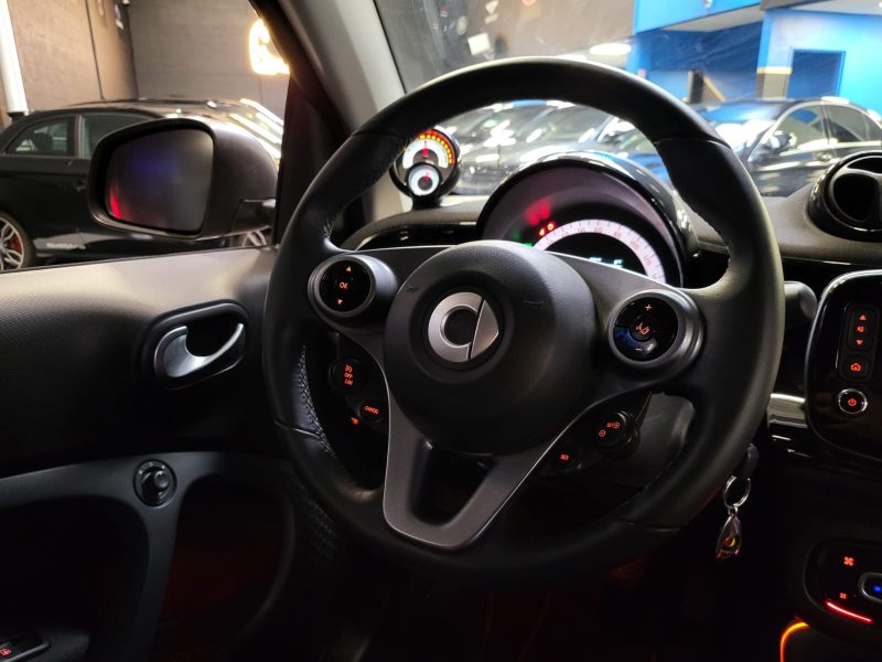 SMART FORTWO Coupé EQ POWER 82cv / TOIT PANO / SIEGES CHAUFFANTS / CAMERA