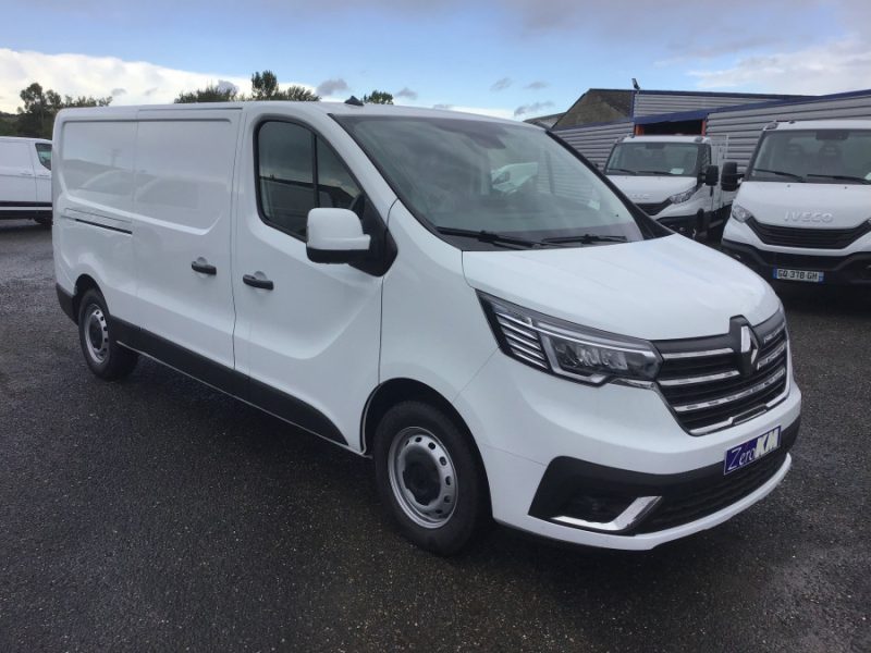 RENAULT TRAFIC  2023