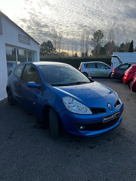 RENAULT CLIO  2005