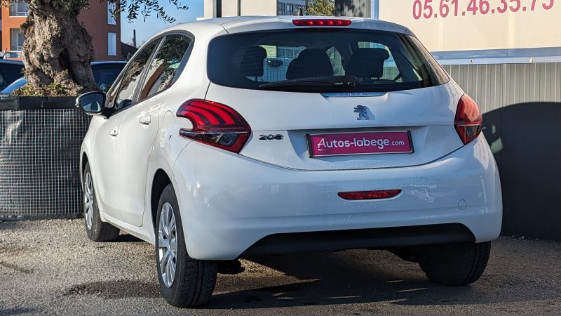 PEUGEOT 208 2020