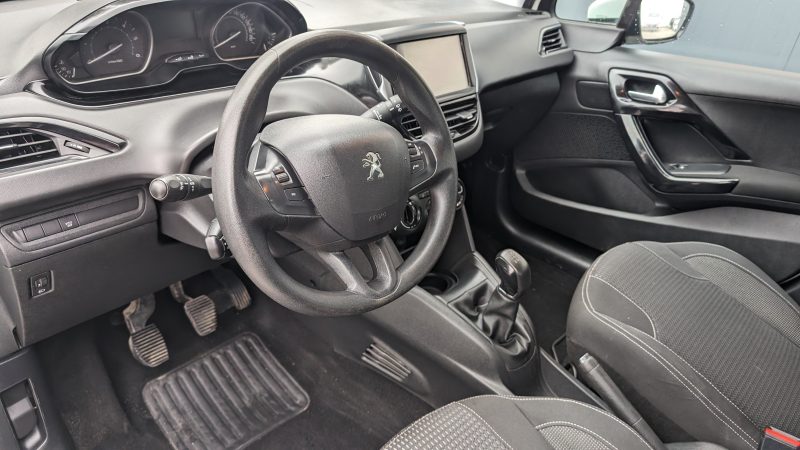 PEUGEOT 208 2020