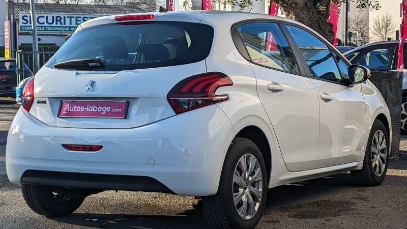 PEUGEOT 208 2020