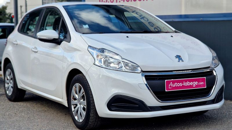 PEUGEOT 208 2020