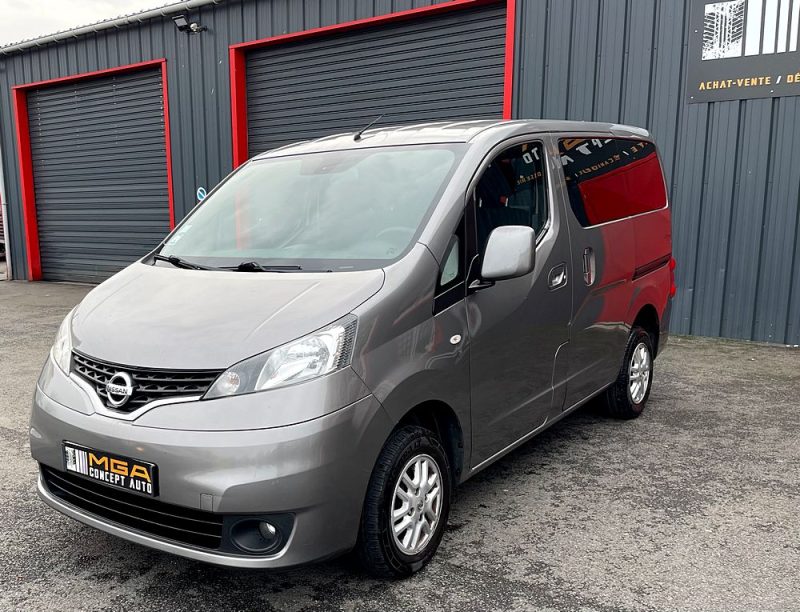 NISSAN NV200 