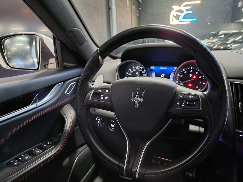 MASERATI LEVANTE 3.0 S Q4 430cv TOIT OUVRANT / HARMAN KARDON / CARPLAY / SURPICURE ROUGE / PACK CHRO