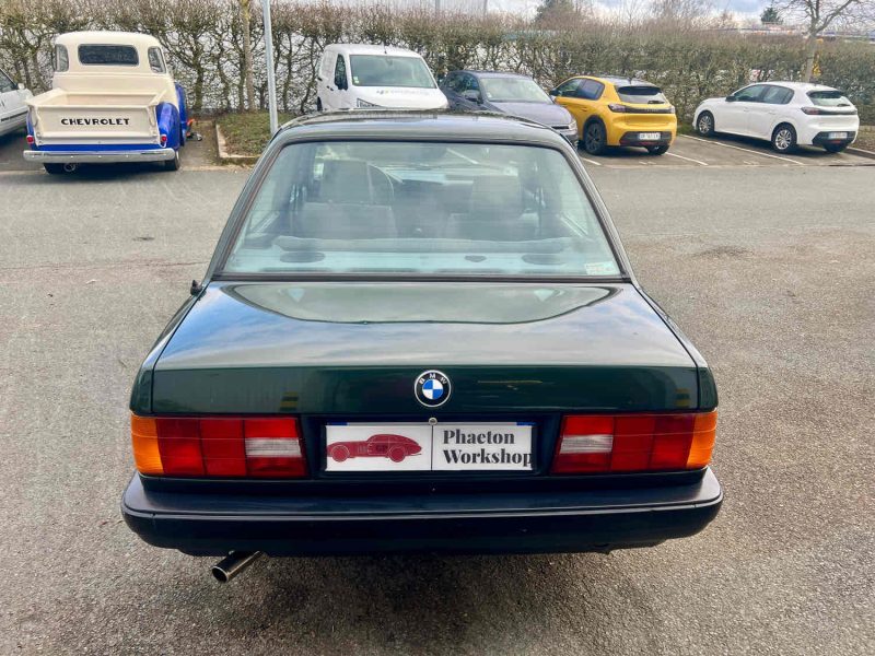 B.M.W. 318 E30 VERTE 1ERE MAIN 1990