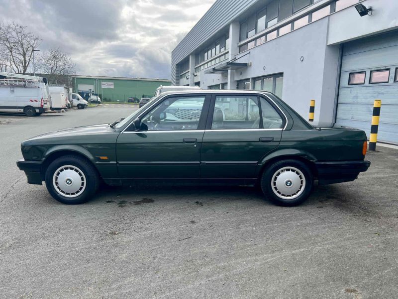 B.M.W. 318 E30 VERTE 1ERE MAIN 1990