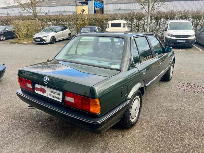 B.M.W. 318 E30 VERTE 1ERE MAIN 1990