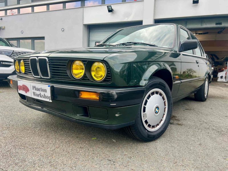 B.M.W. 318 E30 VERTE 1ERE MAIN 1990