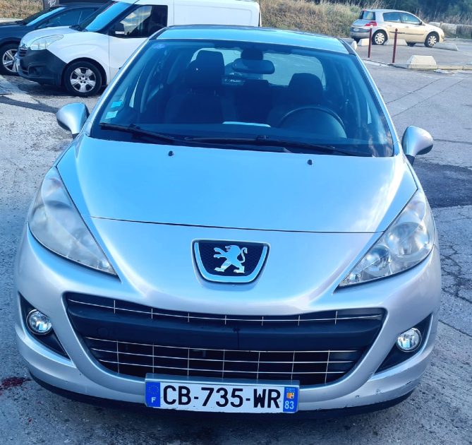 PEUGEOT 207 2012