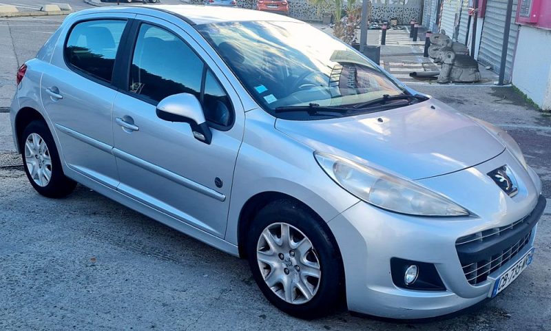 PEUGEOT 207 2012