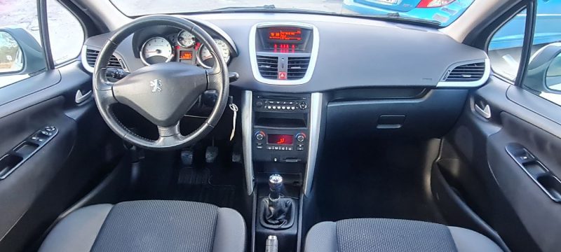 PEUGEOT 207 2012