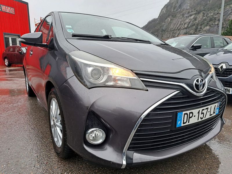 TOYOTA YARIS 2015