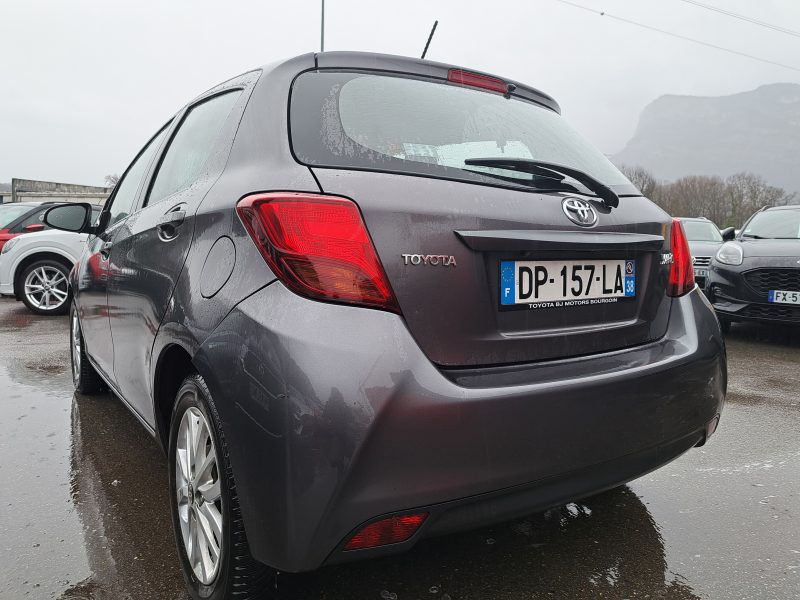 TOYOTA YARIS 2015