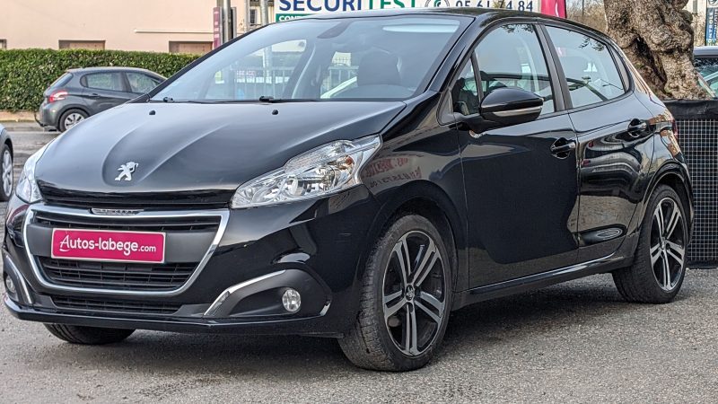 PEUGEOT 208 2015