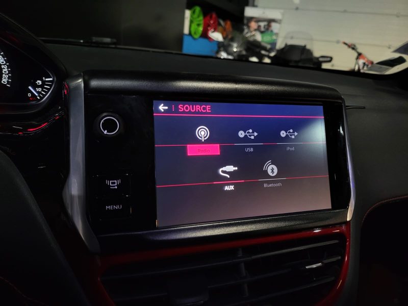 PEUGEOT 208 GTI 1.6 THP 200cv BVM6 // APPLE CARPLAY/ANDROID AUTO/TOIT PANORAMIQUE