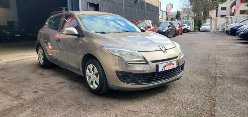 RENAULT MEGANE III 1.5 Dci 85cv, *Attelage*, *Idéale jeune conducteur*