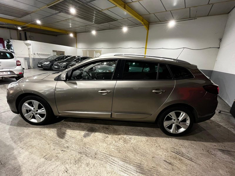 RENAULT MEGANE III Grandtour 2012