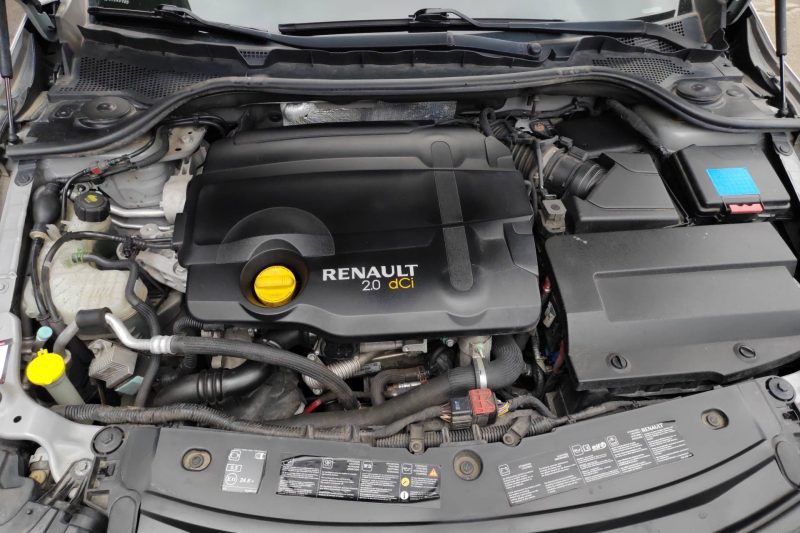 RENAULT LATITUDE 2.0 dCi Initiale Paris