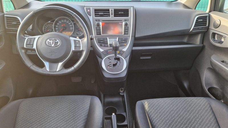 TOYOTA VERSO-S 2012