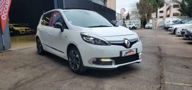 Renault Scénic III phase II 1.5 DCI 110cv Bose, *Attelage remorque*, *Toit ouvrant