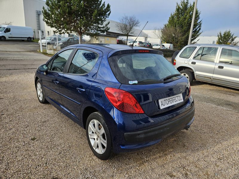 PEUGEOT 207 2009