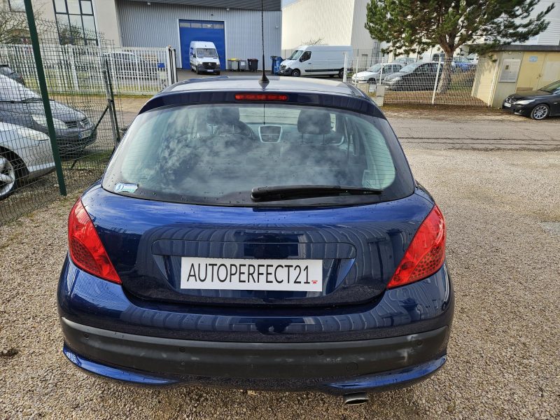 PEUGEOT 207 2009