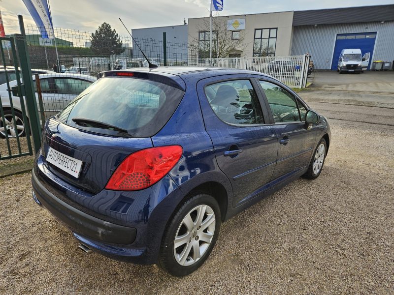 PEUGEOT 207 2009