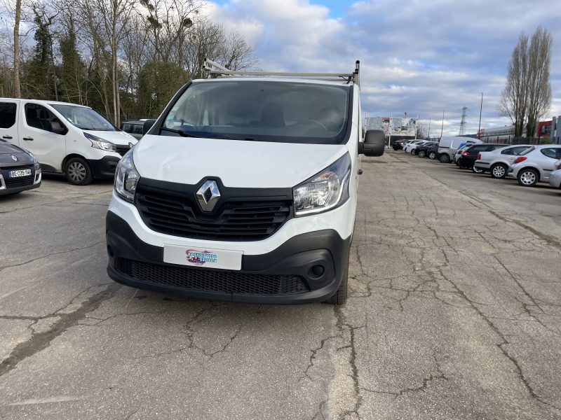 RENAULT TRAFIC 2015