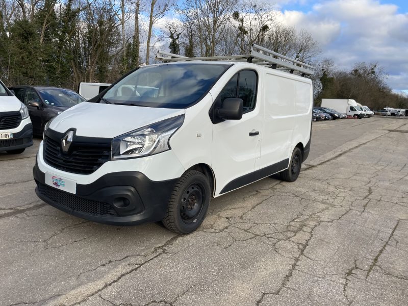 RENAULT TRAFIC 2015