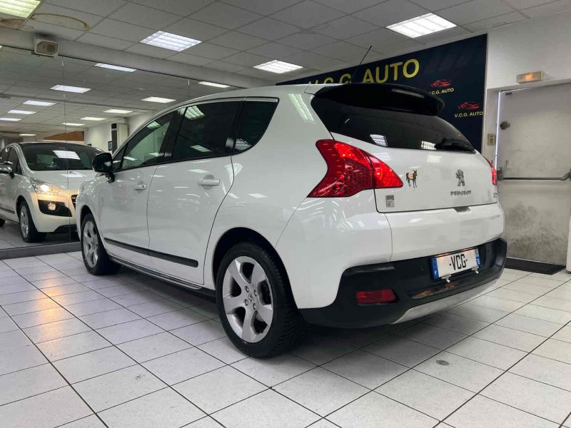 PEUGEOT 3008 2.0 HDi Hybrid4 200cv