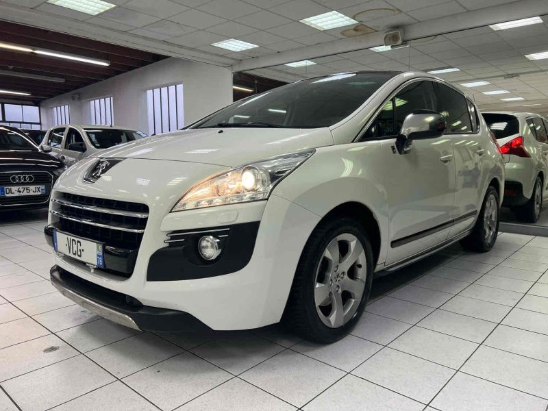 PEUGEOT 3008 2.0 HDi Hybrid4 200cv