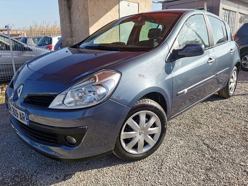 RENAULT CLIO III 1,4 98ch privilege 2006