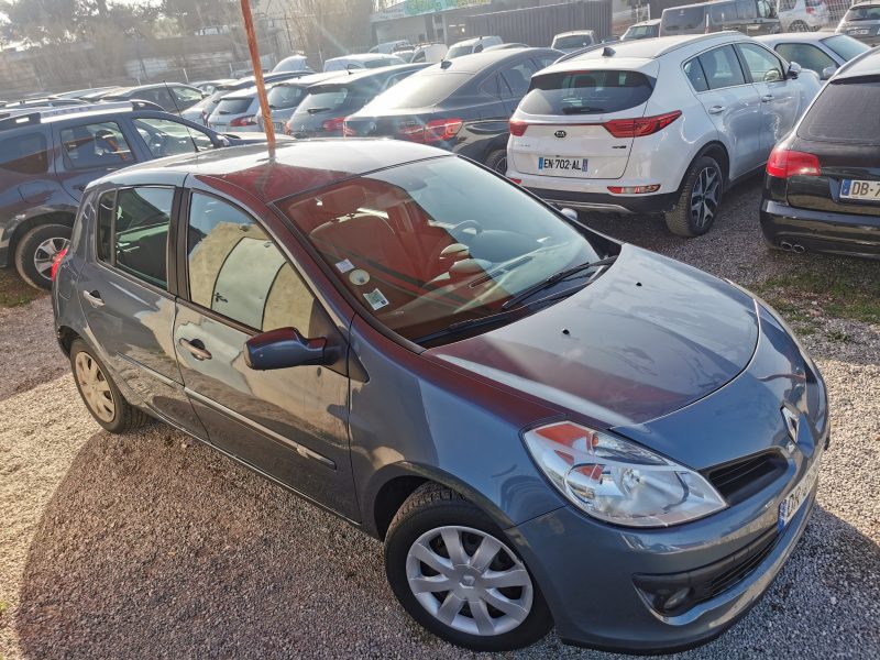 RENAULT CLIO III 1,4 98ch privilege 2006