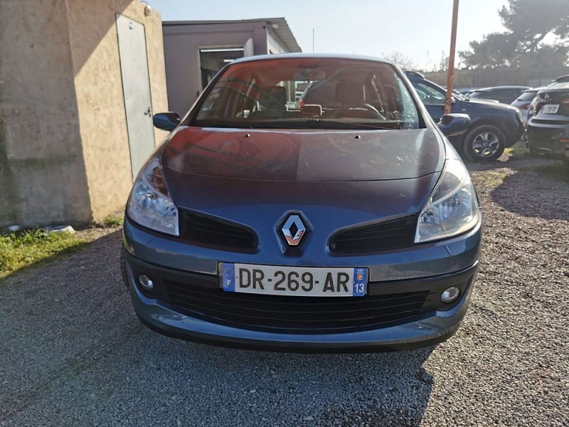 RENAULT CLIO III 1,4 98ch privilege 2006