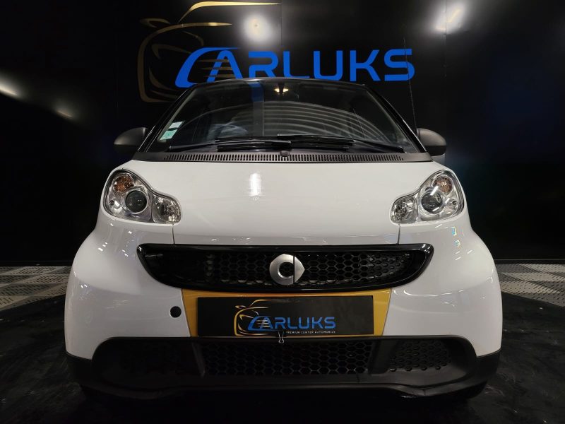 SMART FORTWO Coupé 1.0 61cv BOITE SEQUENTIELLE CLIM / CARPLAY / GRAND GPS TACTILE