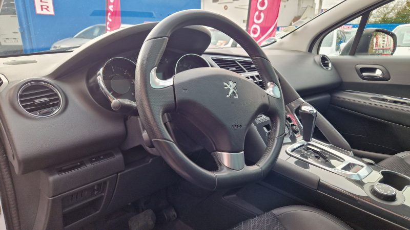 PEUGEOT 3008 2016