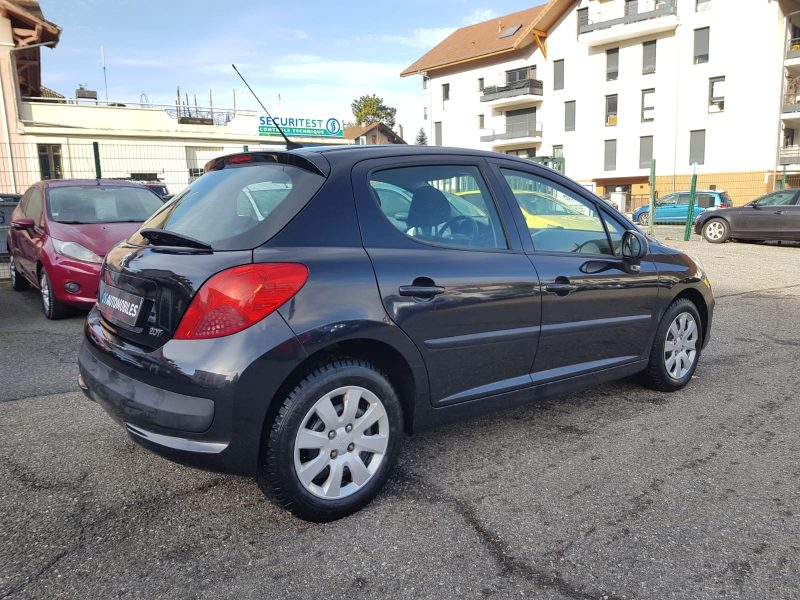 PEUGEOT  207 1.4i 75CV URBAN