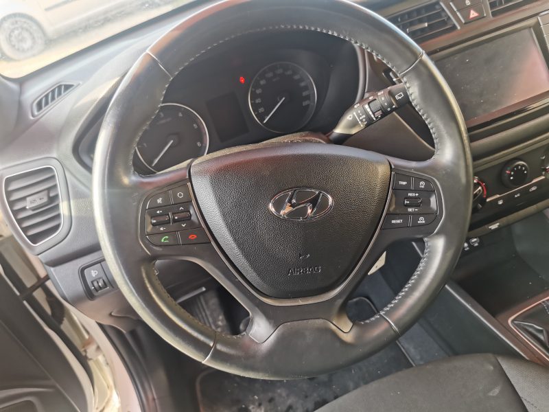 HYUNDAI i20 II 2018