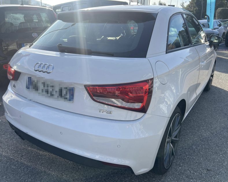 AUDI A1 1.4 TFSI 150cv AMBITION LUXE S TRONIC GARANTIE 12 MOIS