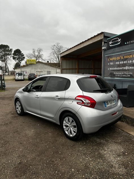 PEUGEOT 208 2015