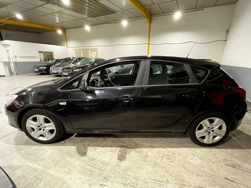 OPEL ASTRA J 2011