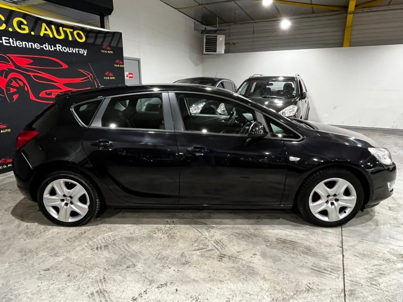 OPEL ASTRA J 2011