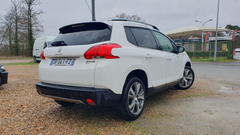 PEUGEOT 2008 1.6 e-HDi 115 ch FAP FELINE CUIVRE