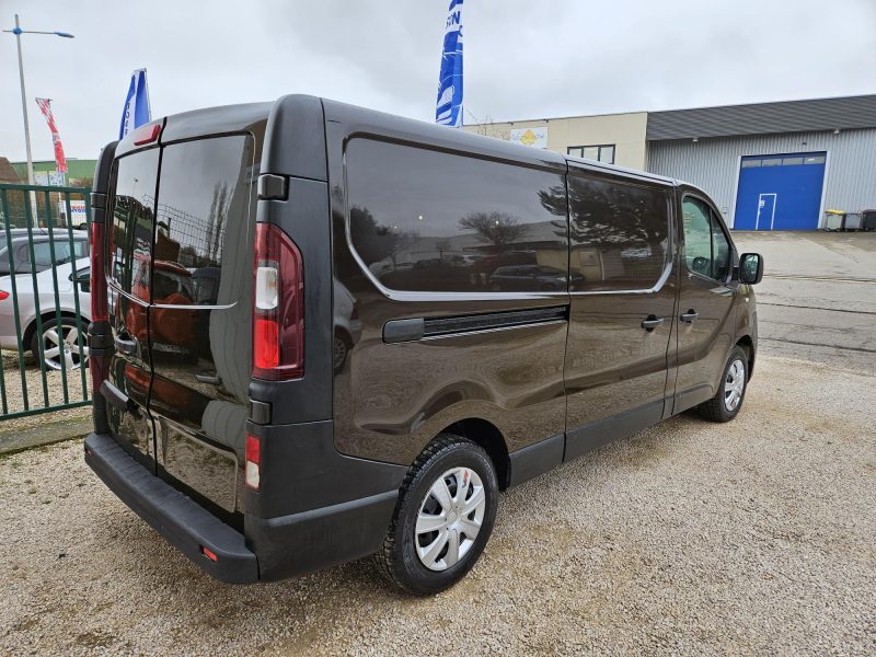 RENAULT TRAFIC III Camionnette 2017