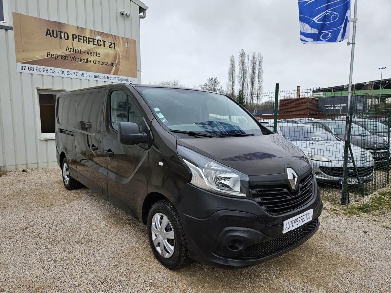 RENAULT TRAFIC III Camionnette 2017