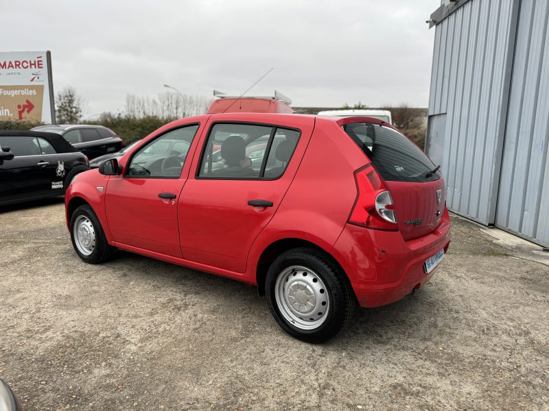 DACIA SANDERO 2010